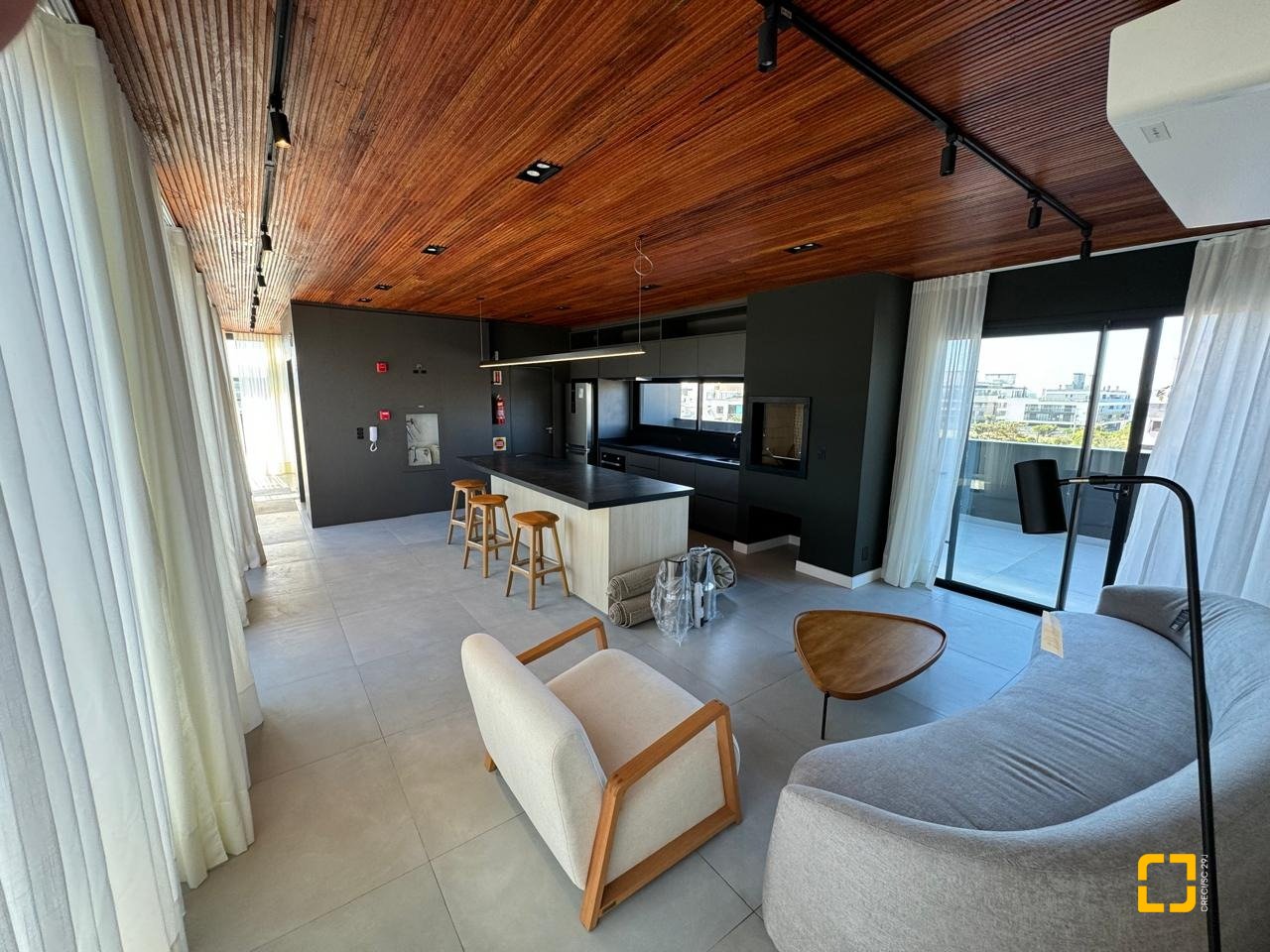 Loft com 44m², 1 quarto (sendo 1 suíte), 1 garagem, no bairro Novo Campeche em Florianópolis