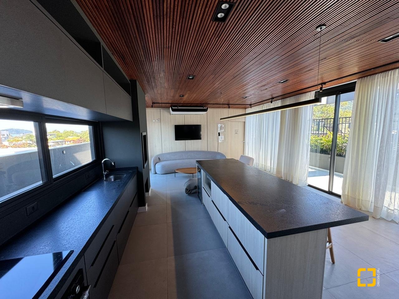 Loft com 44m², 1 quarto (sendo 1 suíte), 1 garagem, no bairro Novo Campeche em Florianópolis