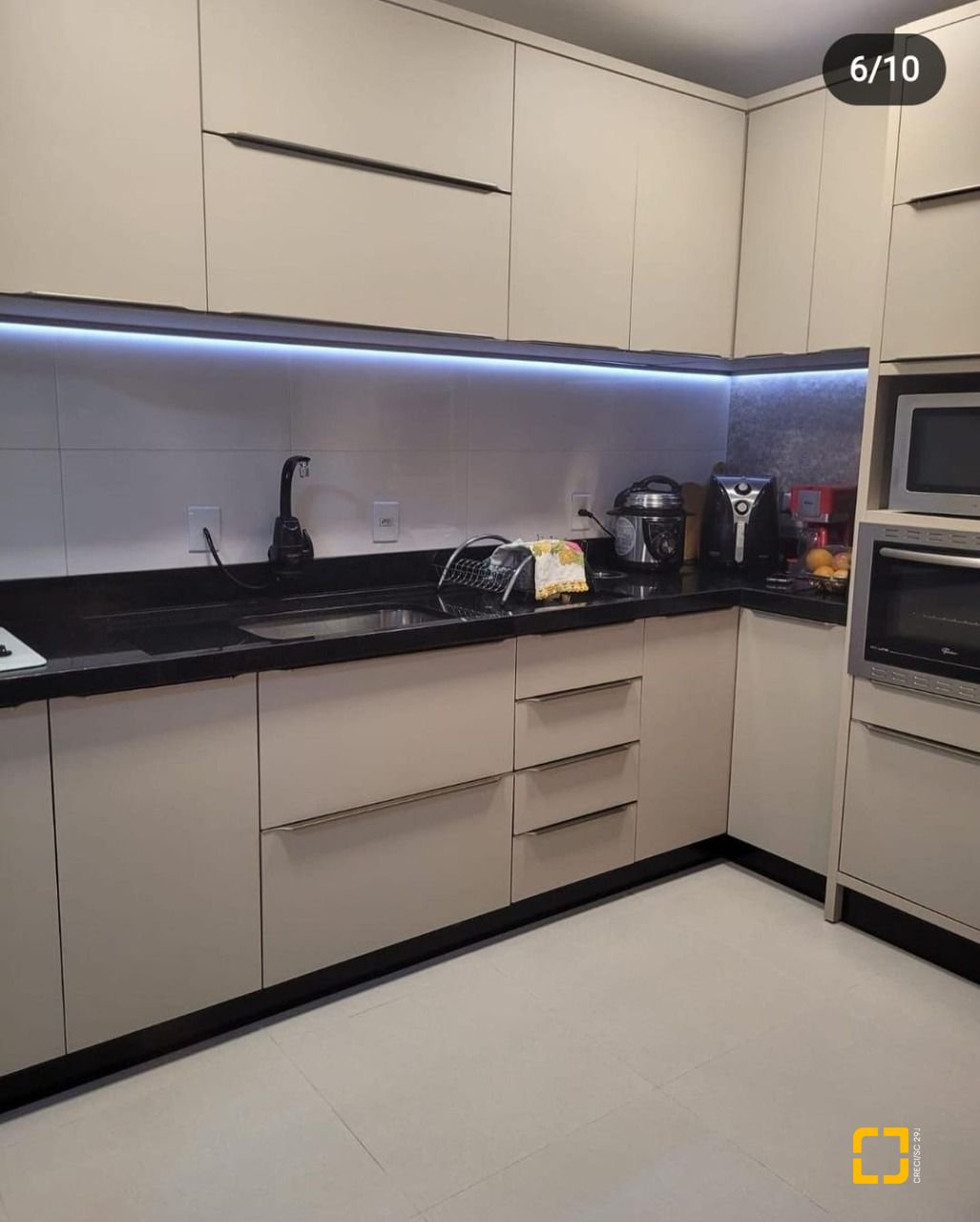 Casa com 120m², 4 quartos (sendo 2 suítes), 2 garagens, no bairro Rio Vermelho em Florianópolis