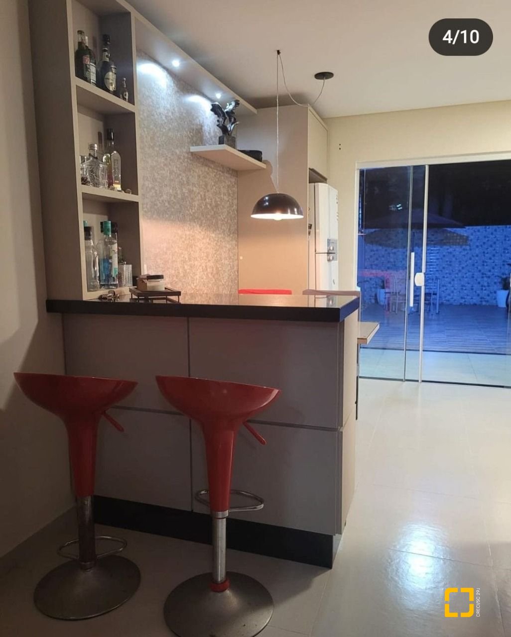 Casa com 120m², 4 quartos (sendo 2 suítes), 2 garagens, no bairro Rio Vermelho em Florianópolis