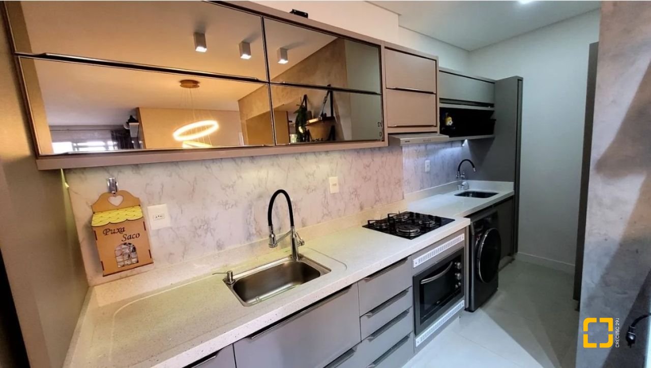 Apartamento com 107m², 4 quartos (sendo 2 suítes), 2 garagens, no bairro Ingleses em Florianópolis