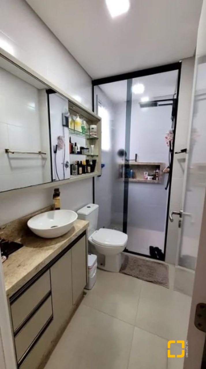 Apartamento com 107m², 4 quartos (sendo 2 suítes), 2 garagens, no bairro Ingleses em Florianópolis