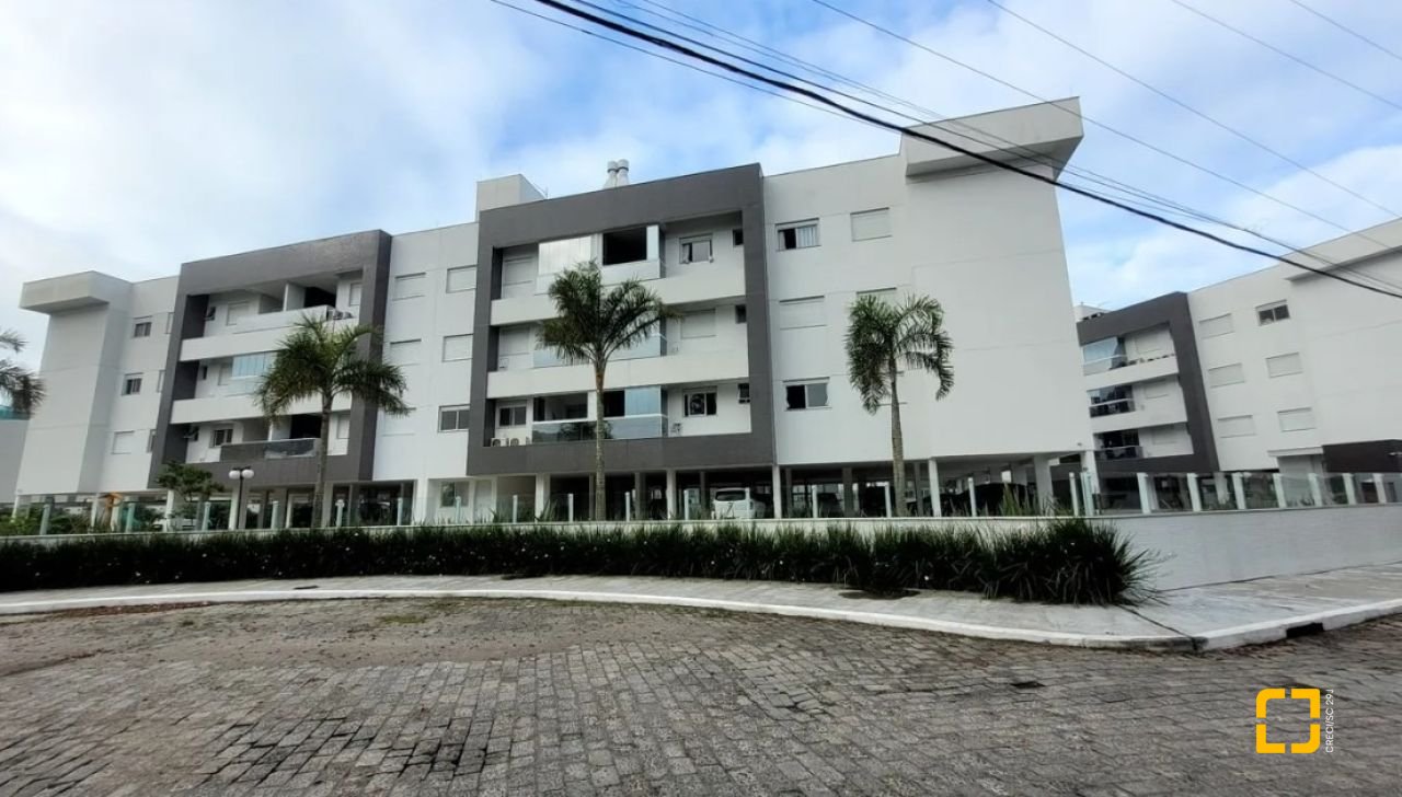 Apartamento com 107m², 4 quartos (sendo 2 suítes), 2 garagens, no bairro Ingleses em Florianópolis