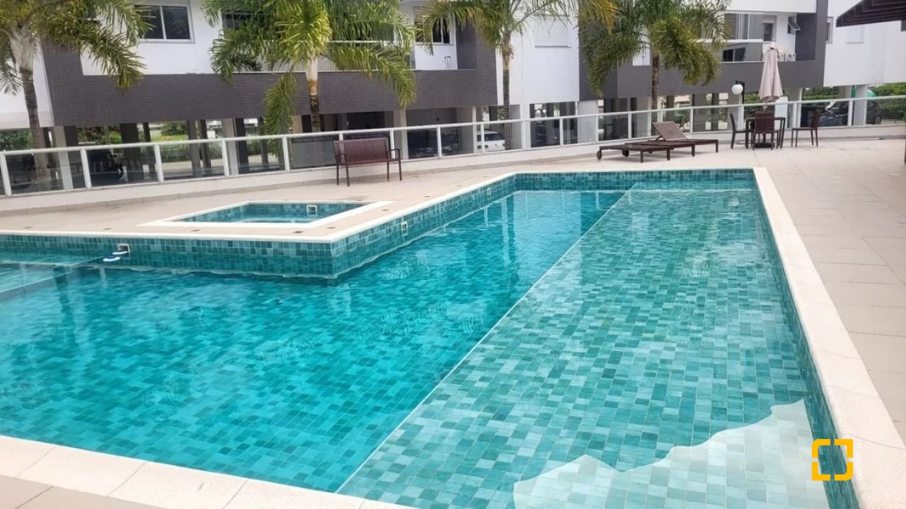 Apartamento com 107m², 4 quartos (sendo 2 suítes), 2 garagens, no bairro Ingleses em Florianópolis
