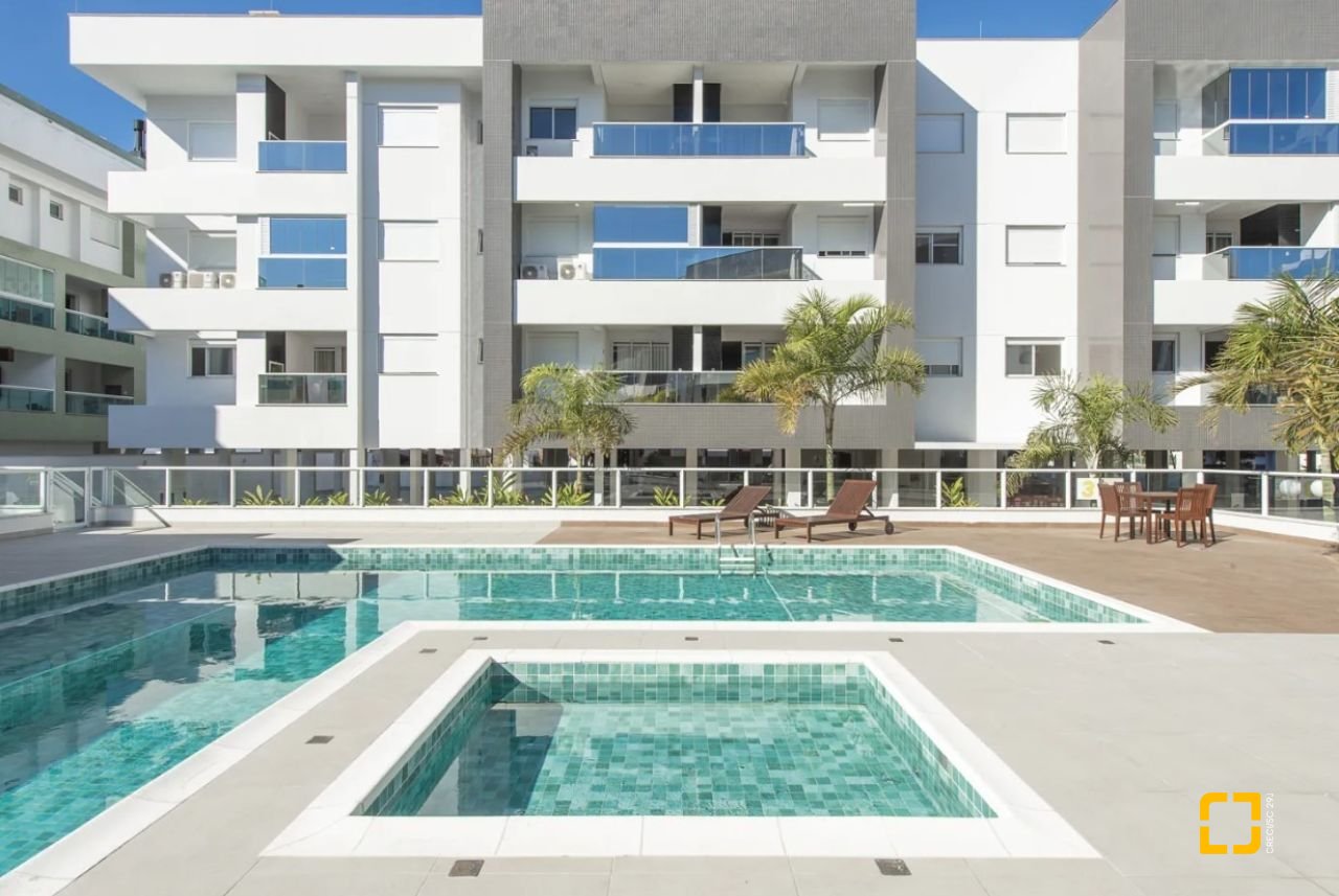 Apartamento com 107m², 4 quartos (sendo 2 suítes), 2 garagens, no bairro Ingleses em Florianópolis