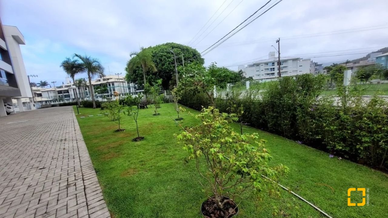 Apartamento com 107m², 4 quartos (sendo 2 suítes), 2 garagens, no bairro Ingleses em Florianópolis