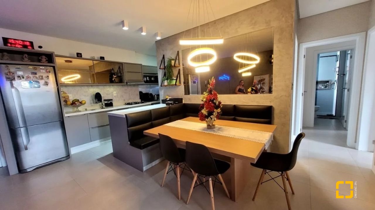 Apartamento com 107m², 2 quartos (sendo 2 suítes), 2 garagens, no bairro Ingleses em Florianópolis