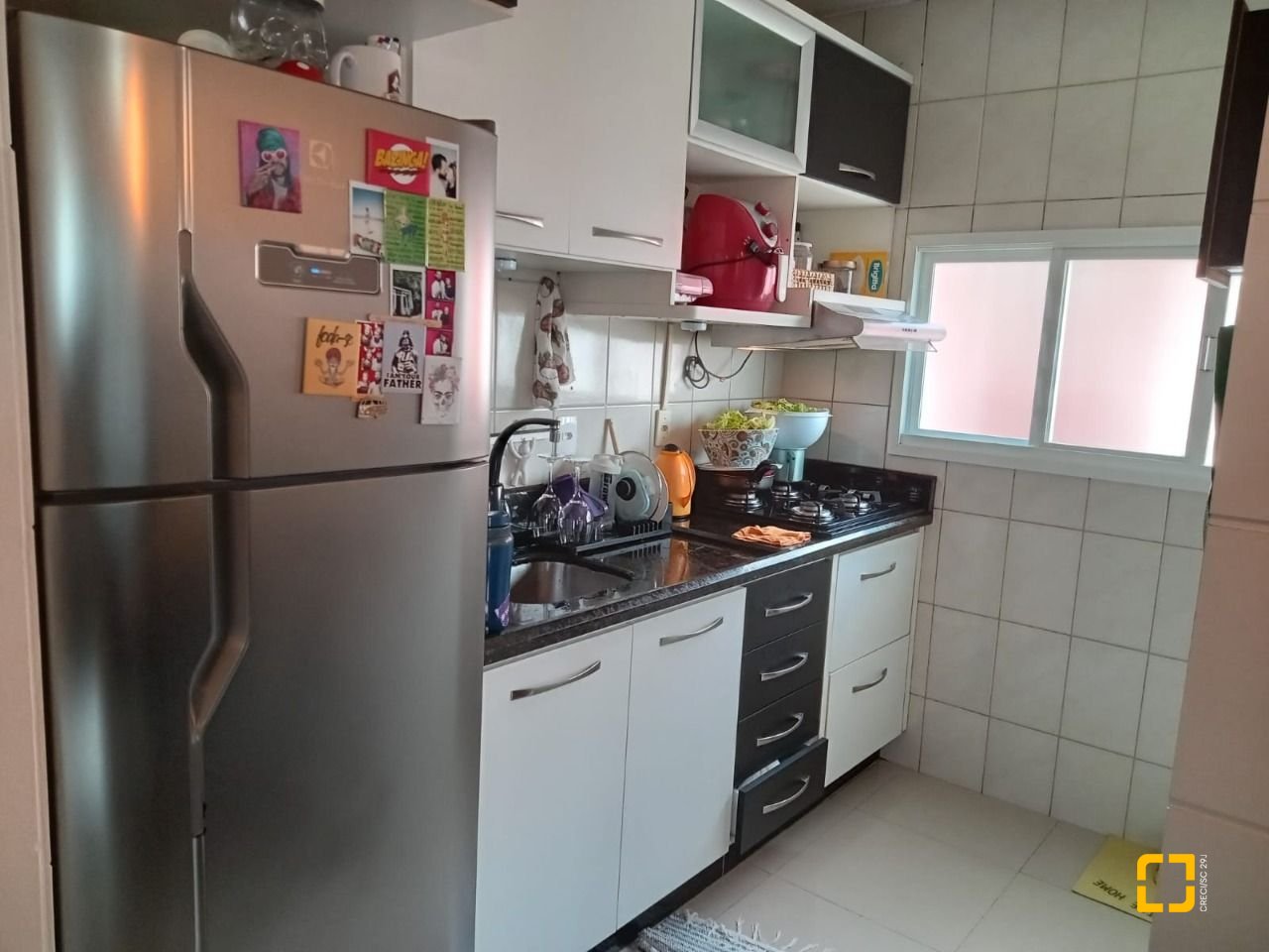 Apartamento com 52m², 2 quartos, 1 garagem, no bairro Potecas em São José