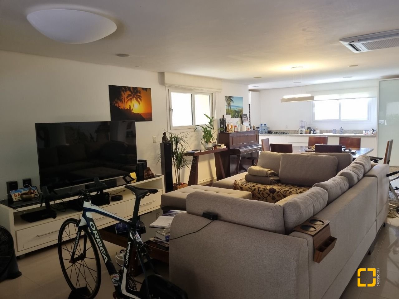 Casa de Condomínio com 400m², 6 quartos (sendo 6 suítes), 2 garagens, no bairro Barra da Lagoa em Florianópolis