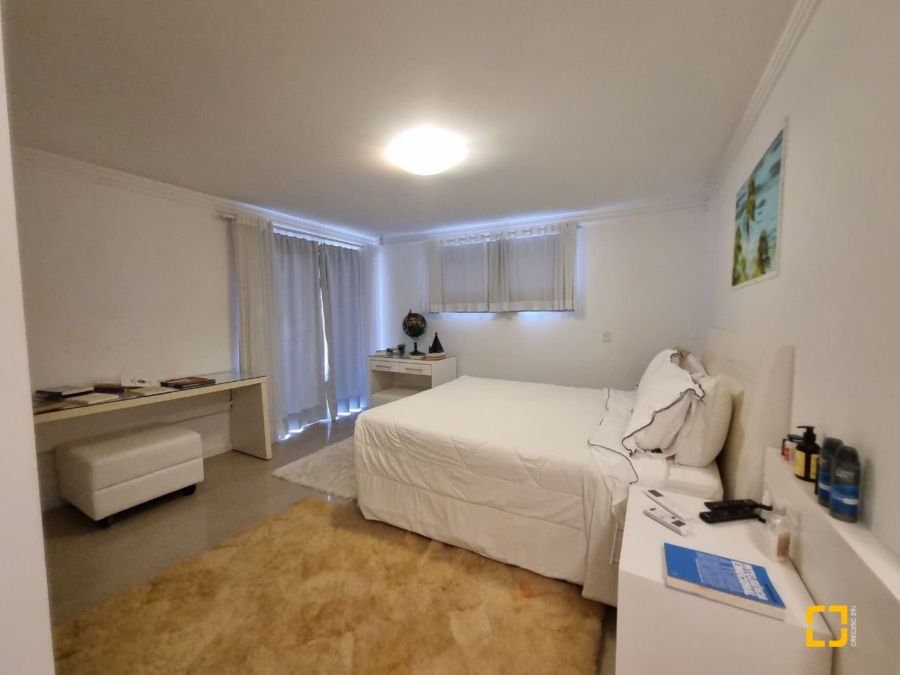 Casa de Condomínio com 400m², 6 quartos (sendo 6 suítes), 2 garagens, no bairro Barra da Lagoa em Florianópolis