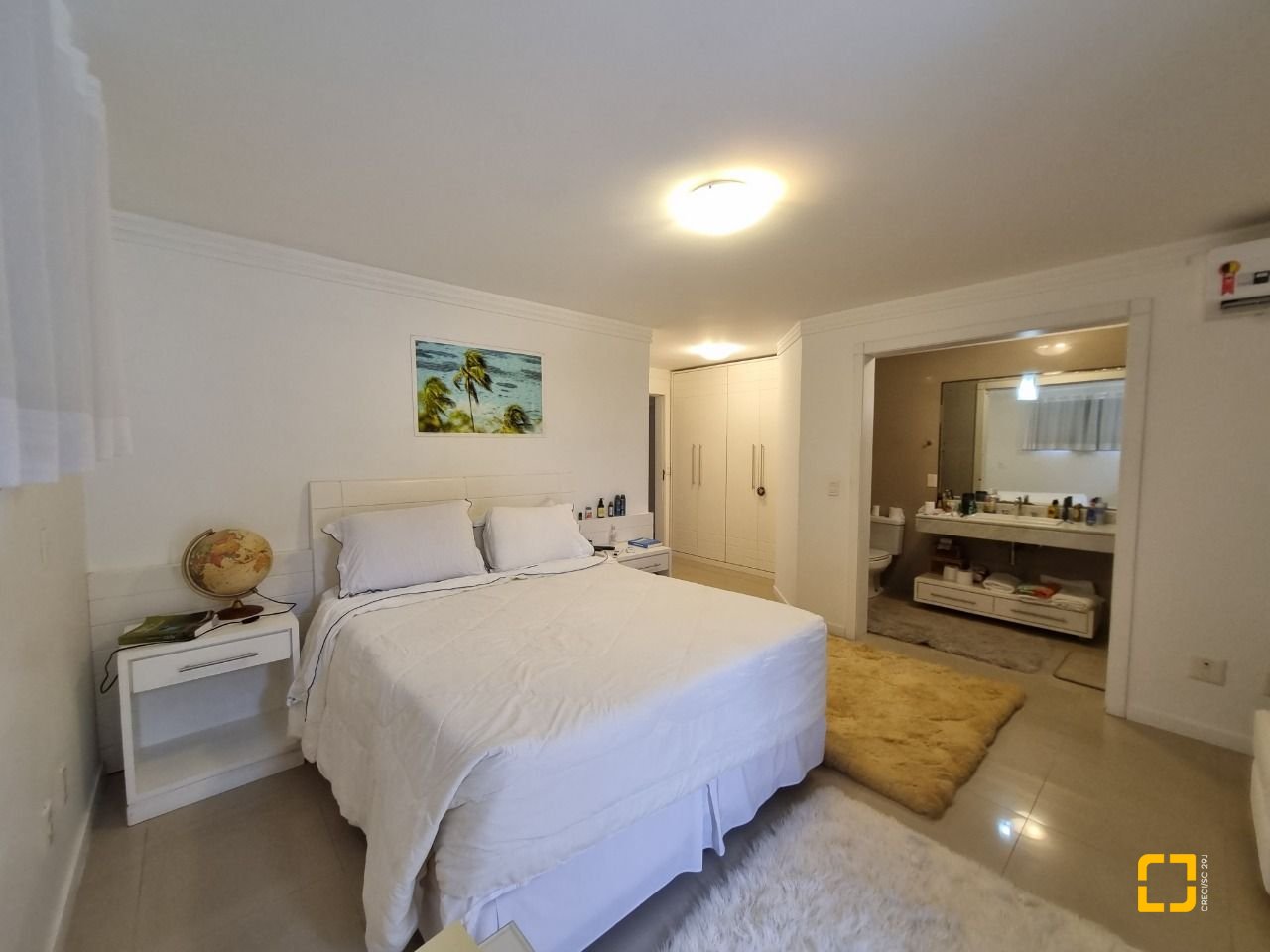Casa de Condomínio com 400m², 6 quartos (sendo 6 suítes), 2 garagens, no bairro Barra da Lagoa em Florianópolis