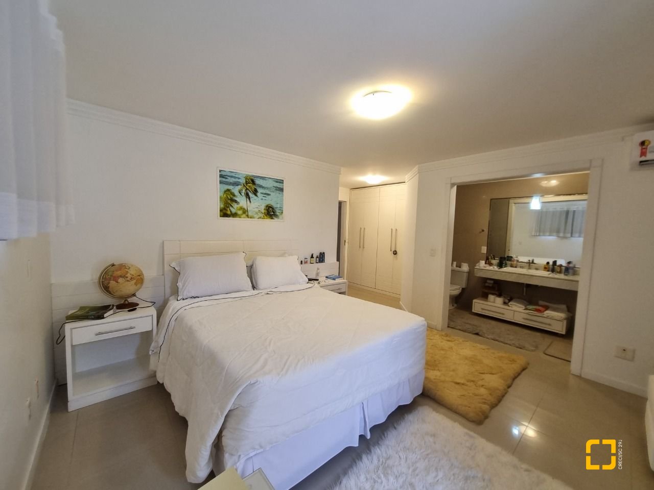 Casa de Condomínio com 400m², 6 quartos (sendo 6 suítes), 2 garagens, no bairro Barra da Lagoa em Florianópolis
