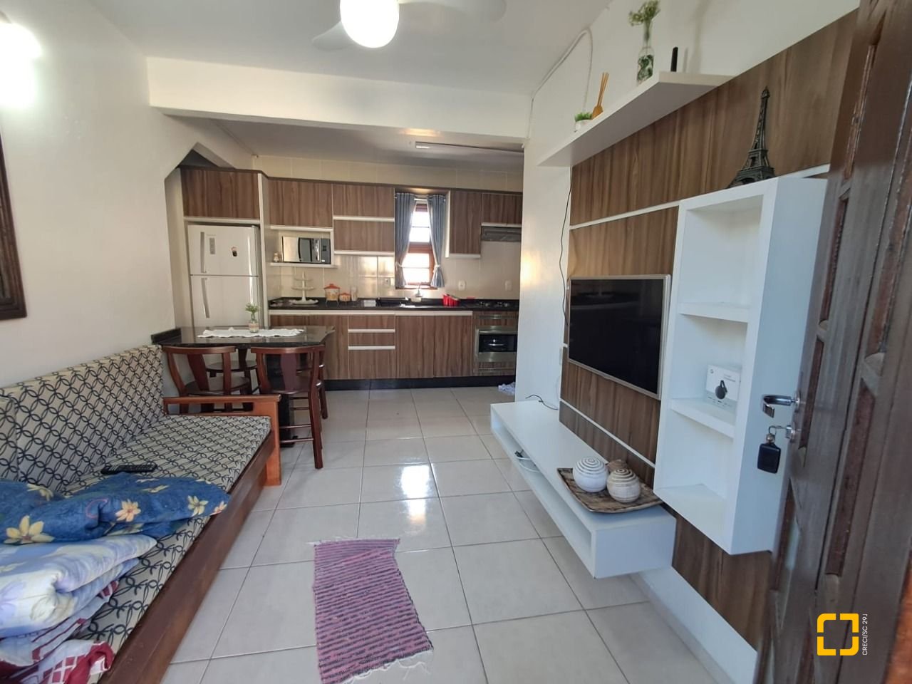 Hotel com 500m², 12 quartos (sendo 12 suítes), 11 garagens, no bairro Canasvieiras em Florianópolis