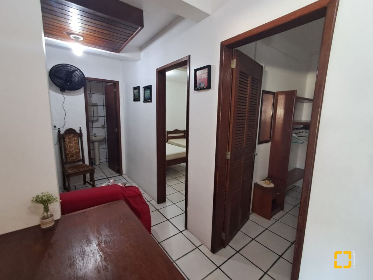 Hotel com 500m², 12 quartos (sendo 12 suítes), 11 garagens, no bairro Canasvieiras em Florianópolis
