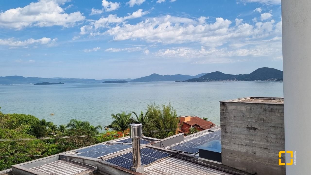 Casa de Condomínio com 392m², 8 quartos (sendo 4 suítes), 5 garagens, no bairro Cacupé em Florianópolis