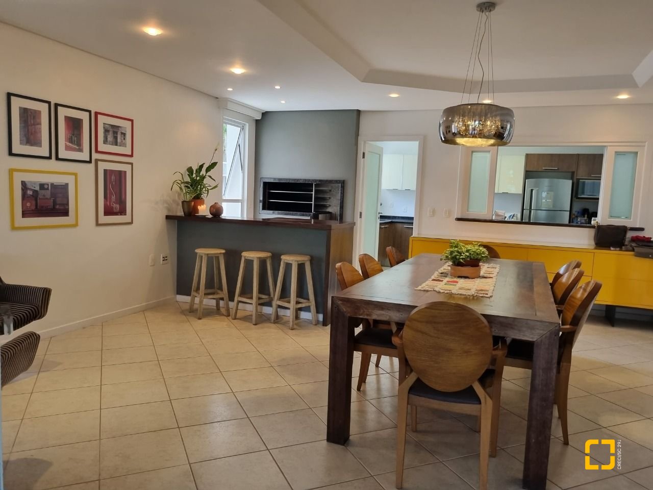 Casa de Condomínio com 392m², 8 quartos (sendo 4 suítes), 5 garagens, no bairro Cacupé em Florianópolis