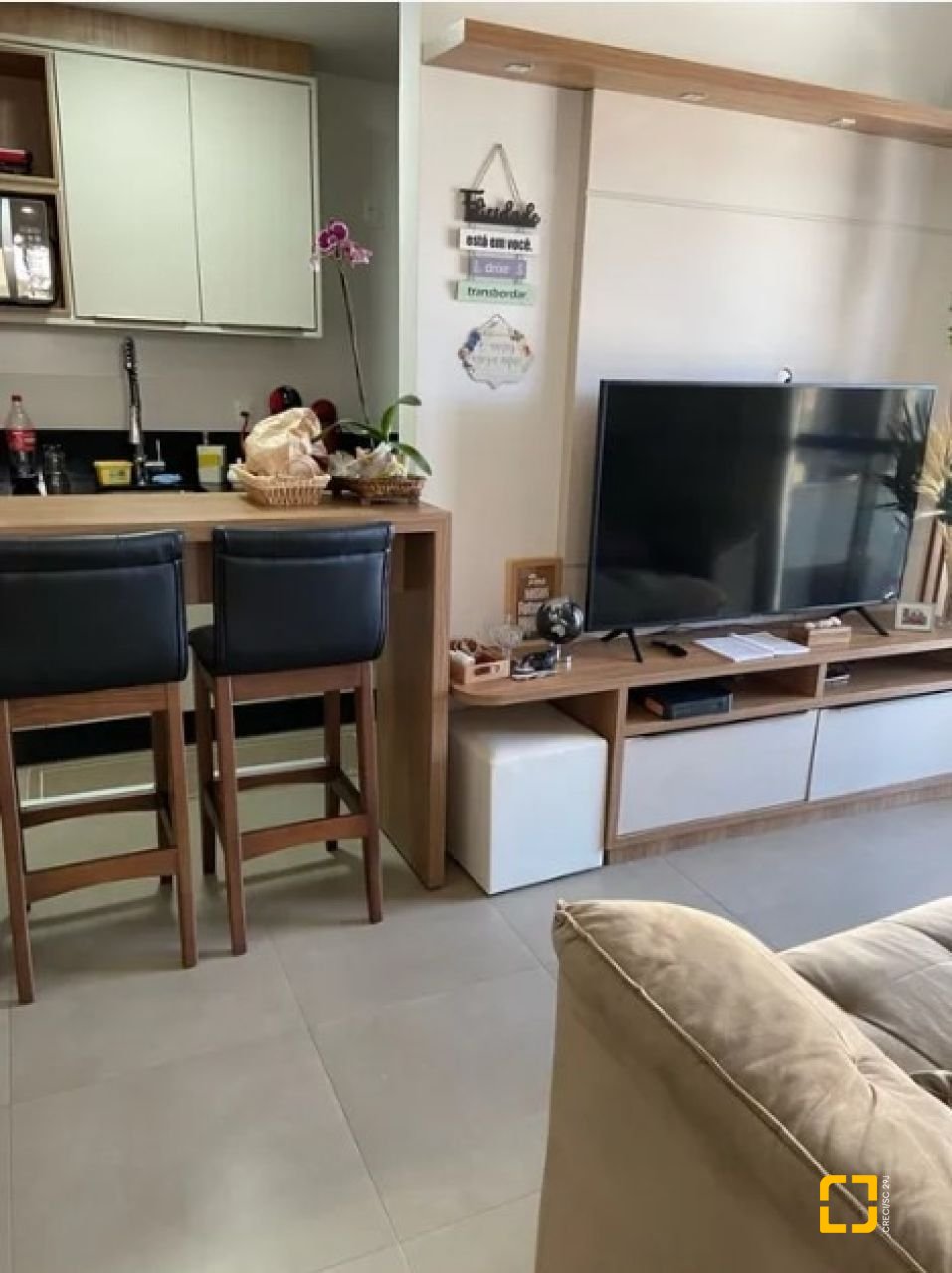 Apartamento com 71m², 3 quartos (sendo 1 suíte), 1 garagem, no bairro Canasvieiras em Florianópolis