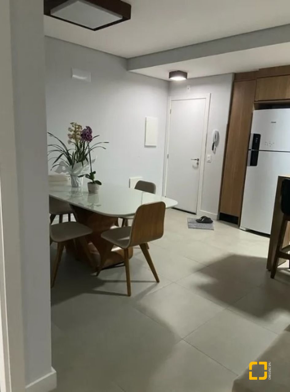 Apartamento com 71m², 3 quartos (sendo 1 suíte), 1 garagem, no bairro Canasvieiras em Florianópolis