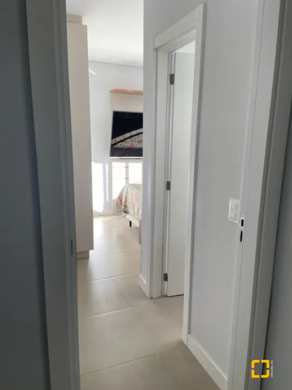 Apartamento com 71m², 3 quartos (sendo 1 suíte), 1 garagem, no bairro Canasvieiras em Florianópolis
