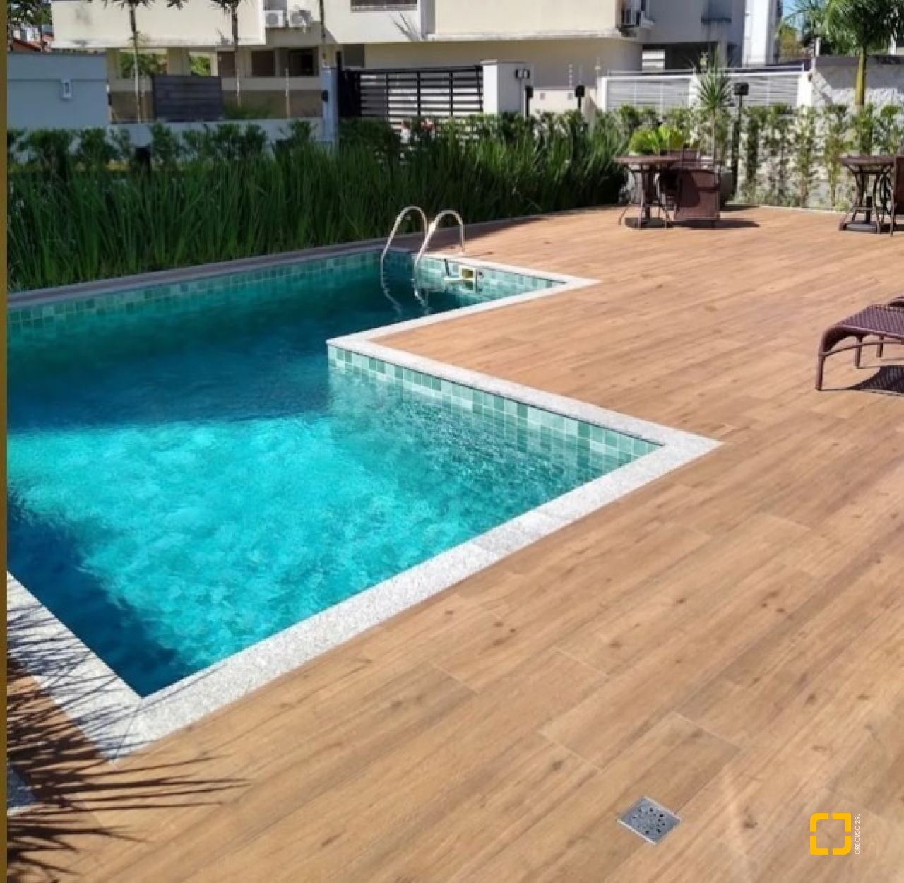 Apartamento com 71m², 3 quartos (sendo 1 suíte), 1 garagem, no bairro Canasvieiras em Florianópolis