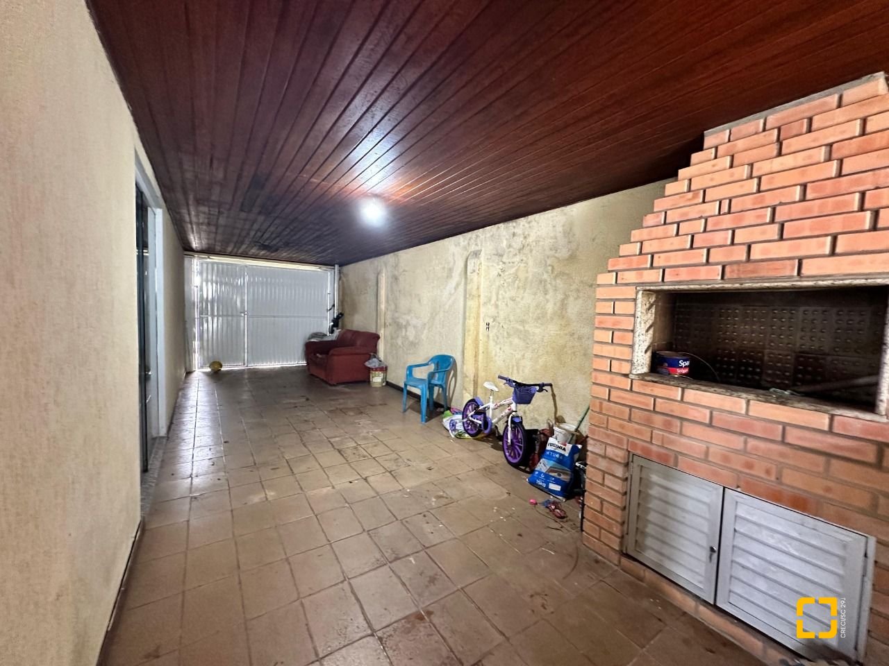 Casa com 42m², 3 quartos (sendo 2 suítes), 4 garagens, no bairro Forquilhinhas em São José