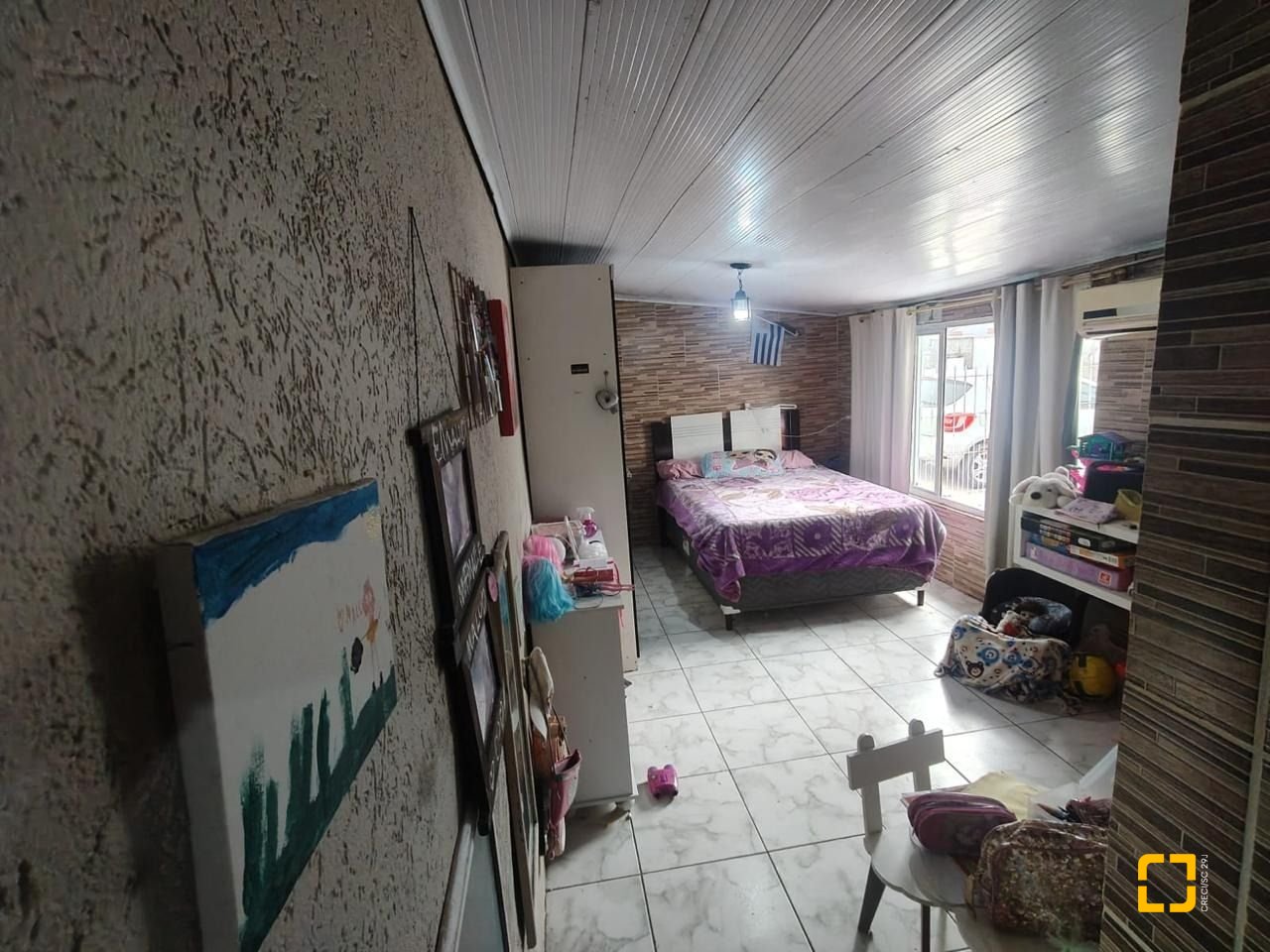 Casa com 42m², 3 quartos (sendo 2 suítes), 4 garagens, no bairro Forquilhinhas em São José