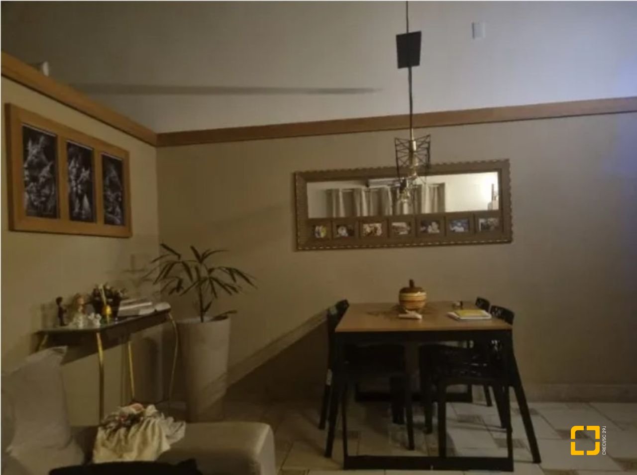 Casa com 420m², 6 quartos (sendo 2 suítes), 3 garagens, no bairro Ponta das Canas em Florianópolis