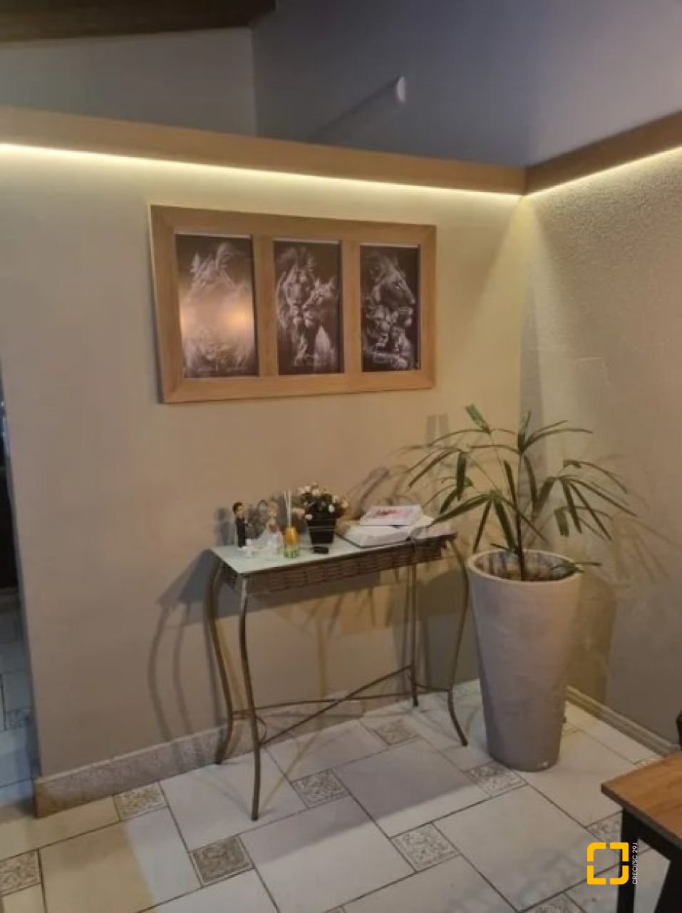 Casa com 420m², 6 quartos (sendo 2 suítes), 3 garagens, no bairro Ponta das Canas em Florianópolis