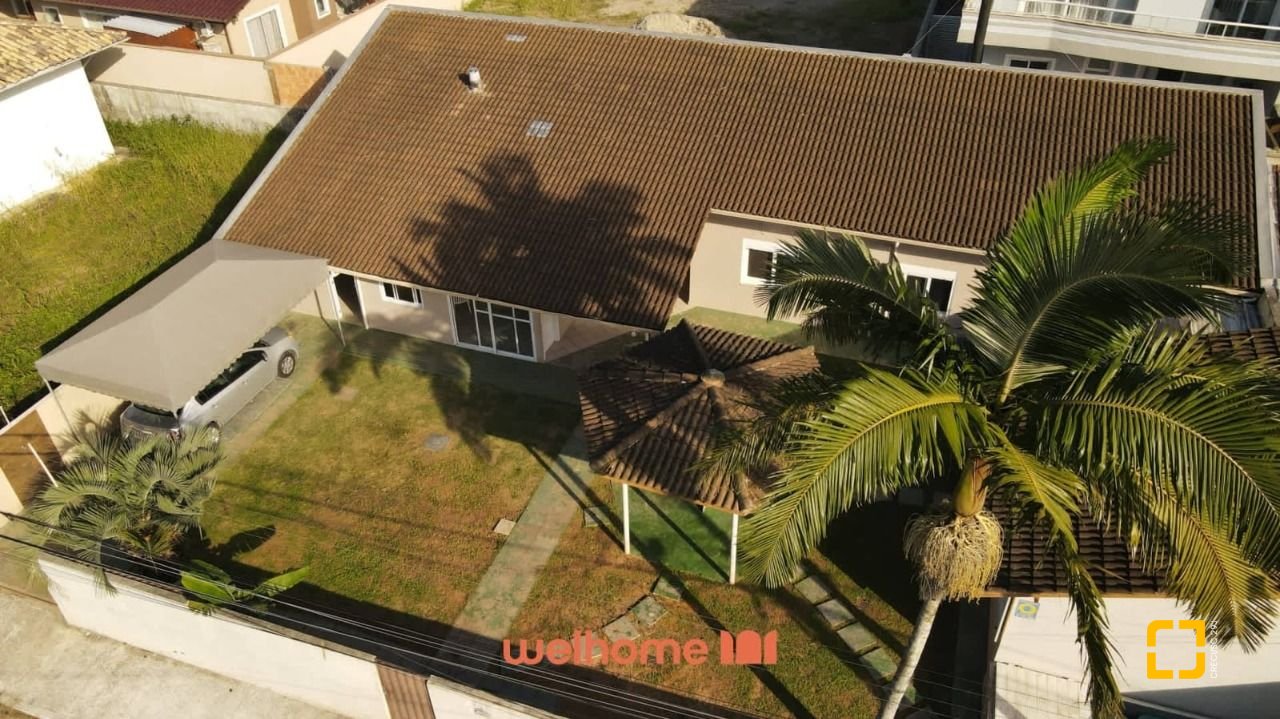 Casa com 420m², 6 quartos (sendo 2 suítes), 3 garagens, no bairro Ponta das Canas em Florianópolis