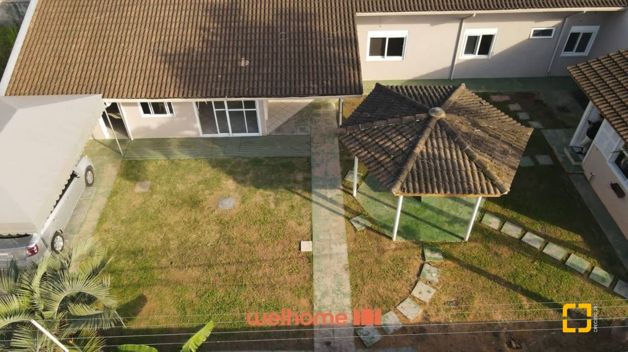 Casa com 420m², 6 quartos (sendo 2 suítes), 3 garagens, no bairro Ponta das Canas em Florianópolis
