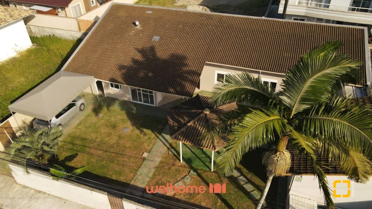 Casa com 420m², 6 quartos (sendo 2 suítes), 3 garagens, no bairro Ponta das Canas em Florianópolis