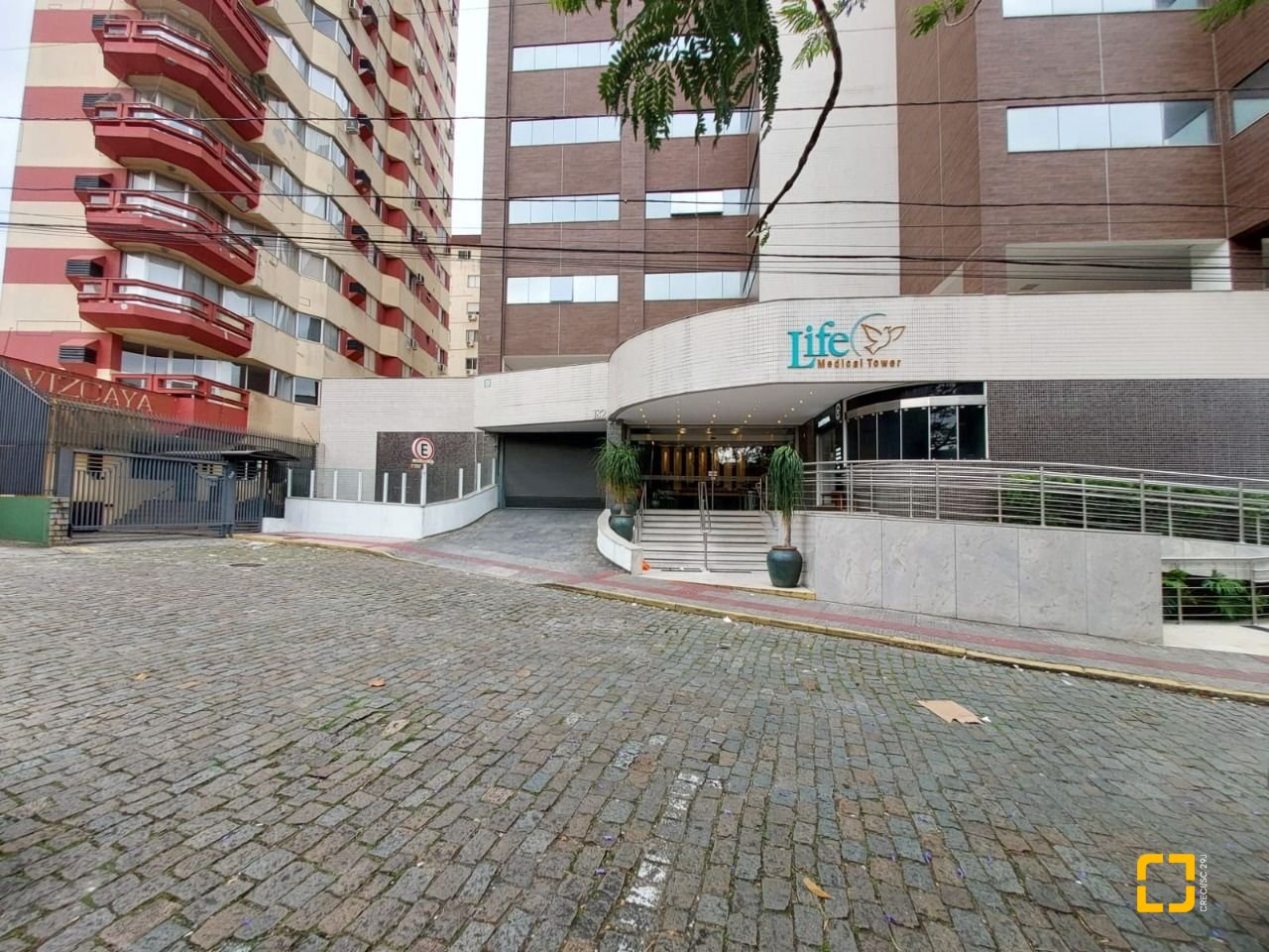 Sala com 77m², 2 garagens, no bairro Centro em Florianópolis
