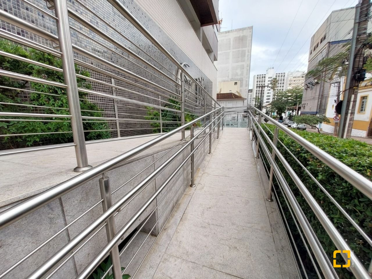 Sala com 77m², 2 garagens, no bairro Centro em Florianópolis