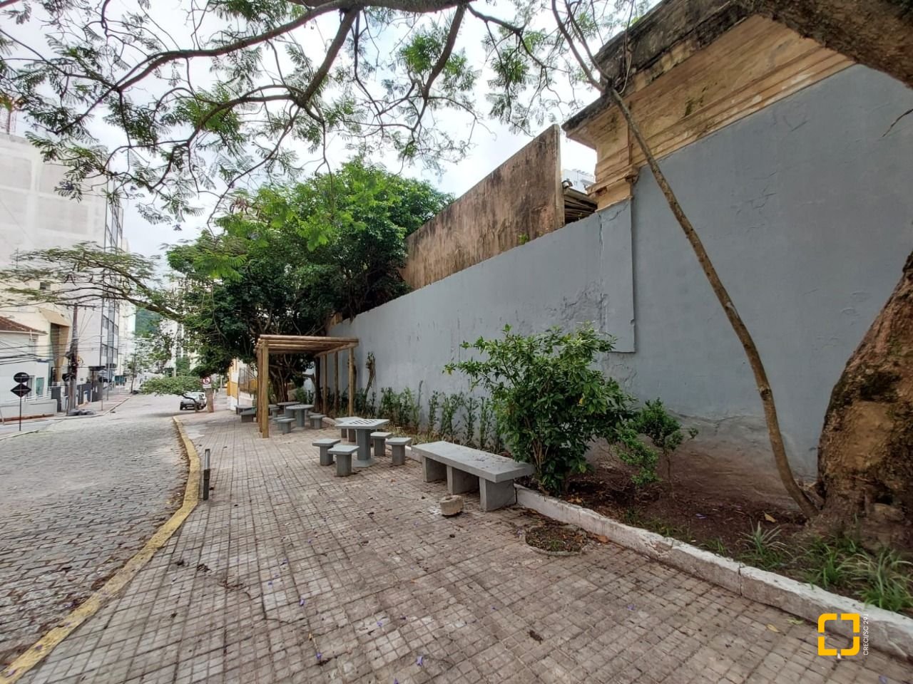 Sala com 77m², 2 garagens, no bairro Centro em Florianópolis