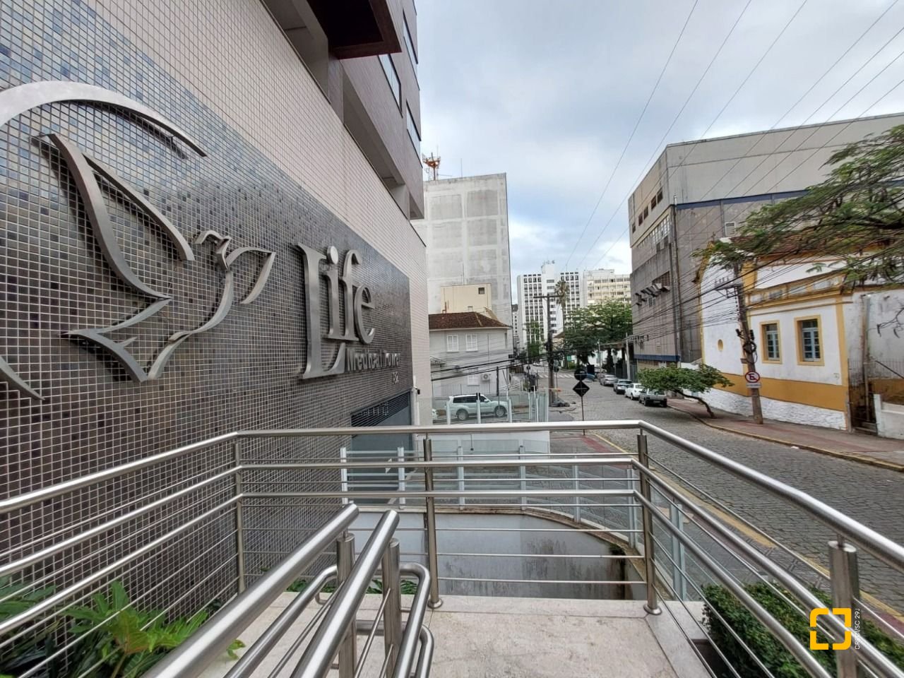 Sala com 77m², 2 garagens, no bairro Centro em Florianópolis