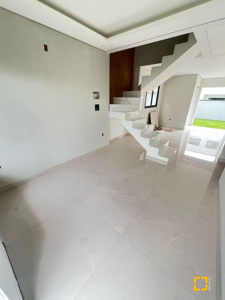 Casa com 124m², 4 quartos (sendo 1 suíte), 2 garagens, no bairro Ingleses em Florianópolis
