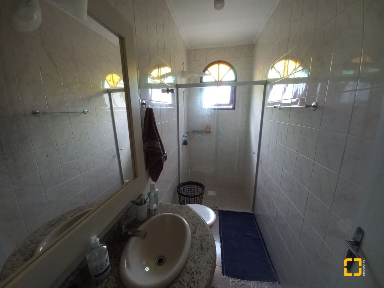 Casa com 197m², 4 quartos (sendo 1 suíte), 3 garagens, no bairro Barreiros em São José