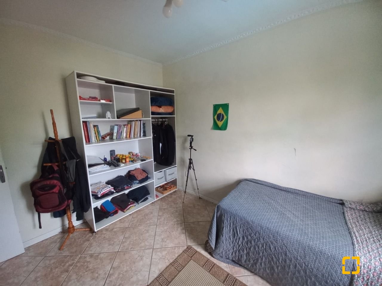 Casa com 197m², 4 quartos (sendo 1 suíte), 3 garagens, no bairro Barreiros em São José