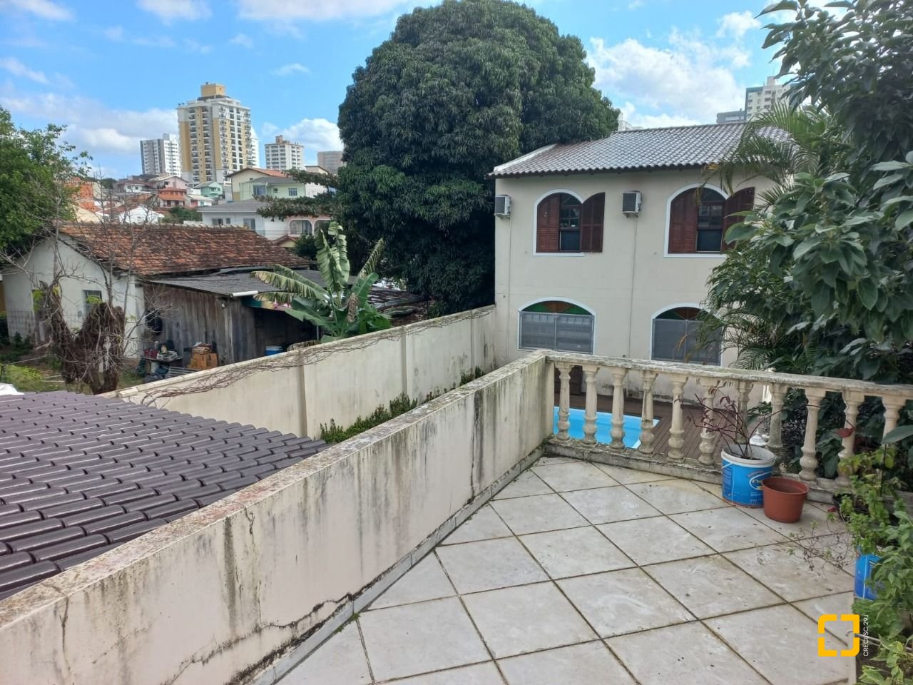 Casa com 197m², 4 quartos (sendo 1 suíte), 3 garagens, no bairro Barreiros em São José