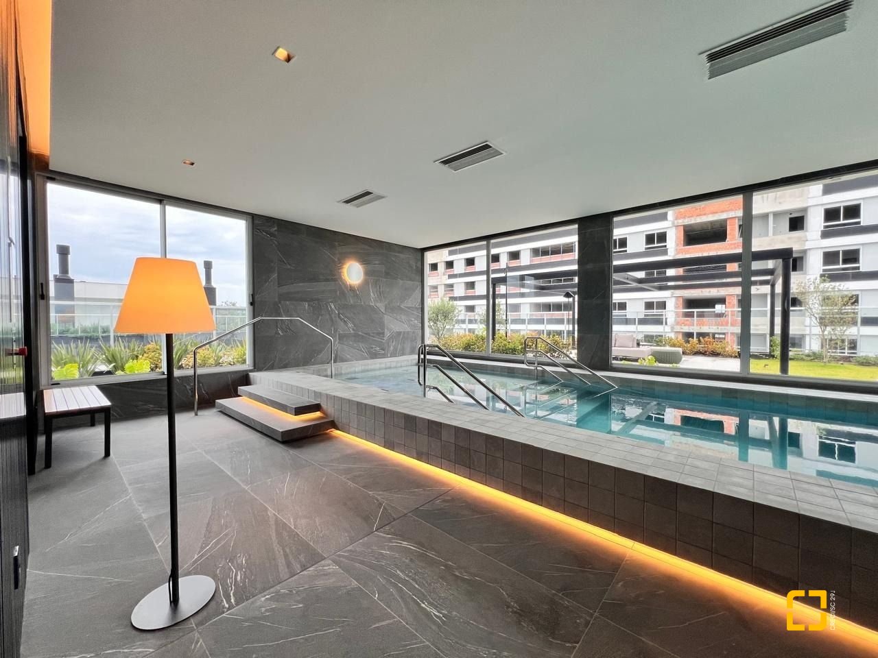 Apartamento com 99m², 4 quartos (sendo 2 suítes), 1 garagem, no bairro Jardim Atlântico em Florianópolis