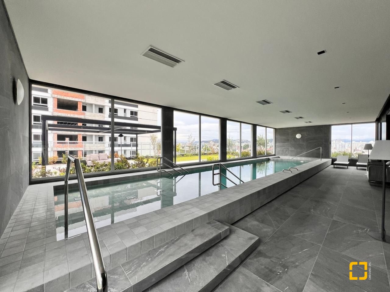 Apartamento com 99m², 4 quartos (sendo 2 suítes), 1 garagem, no bairro Jardim Atlântico em Florianópolis