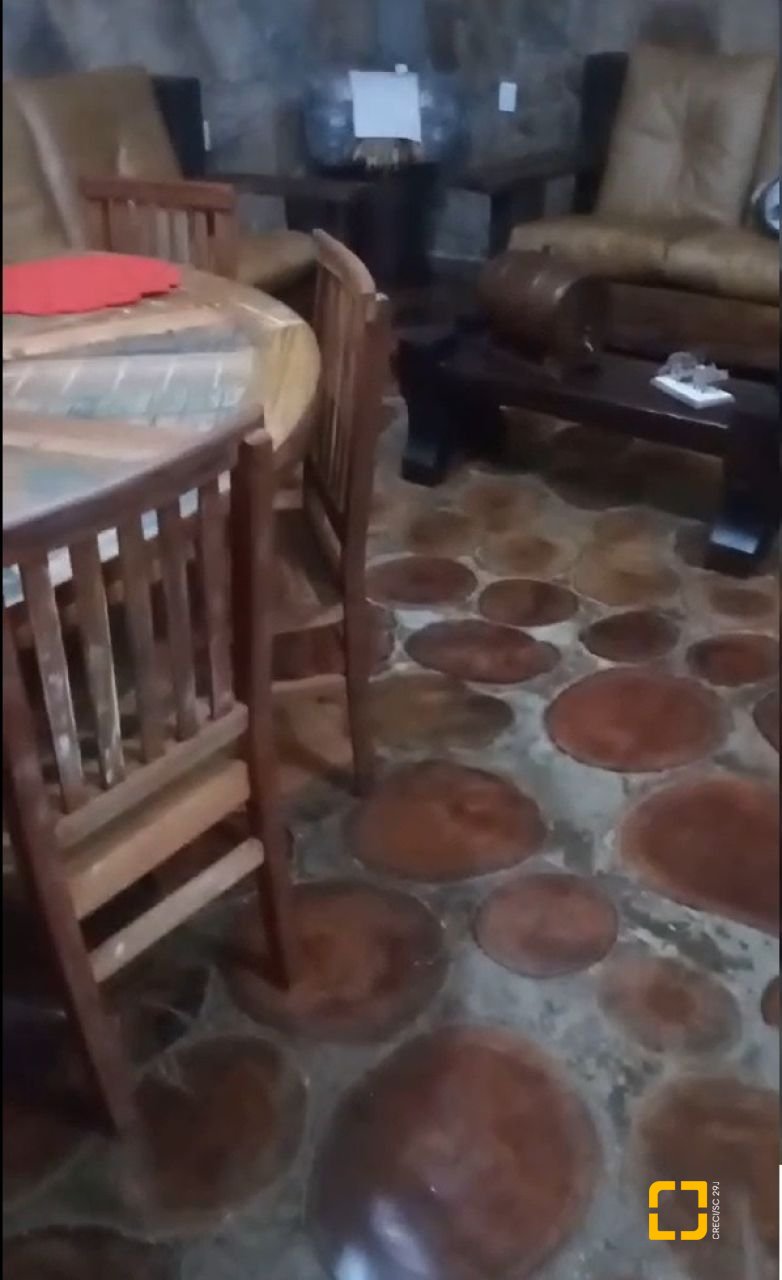 Casa com 150m², 4 quartos, 2 garagens, no bairro Vargem Grande em Florianópolis