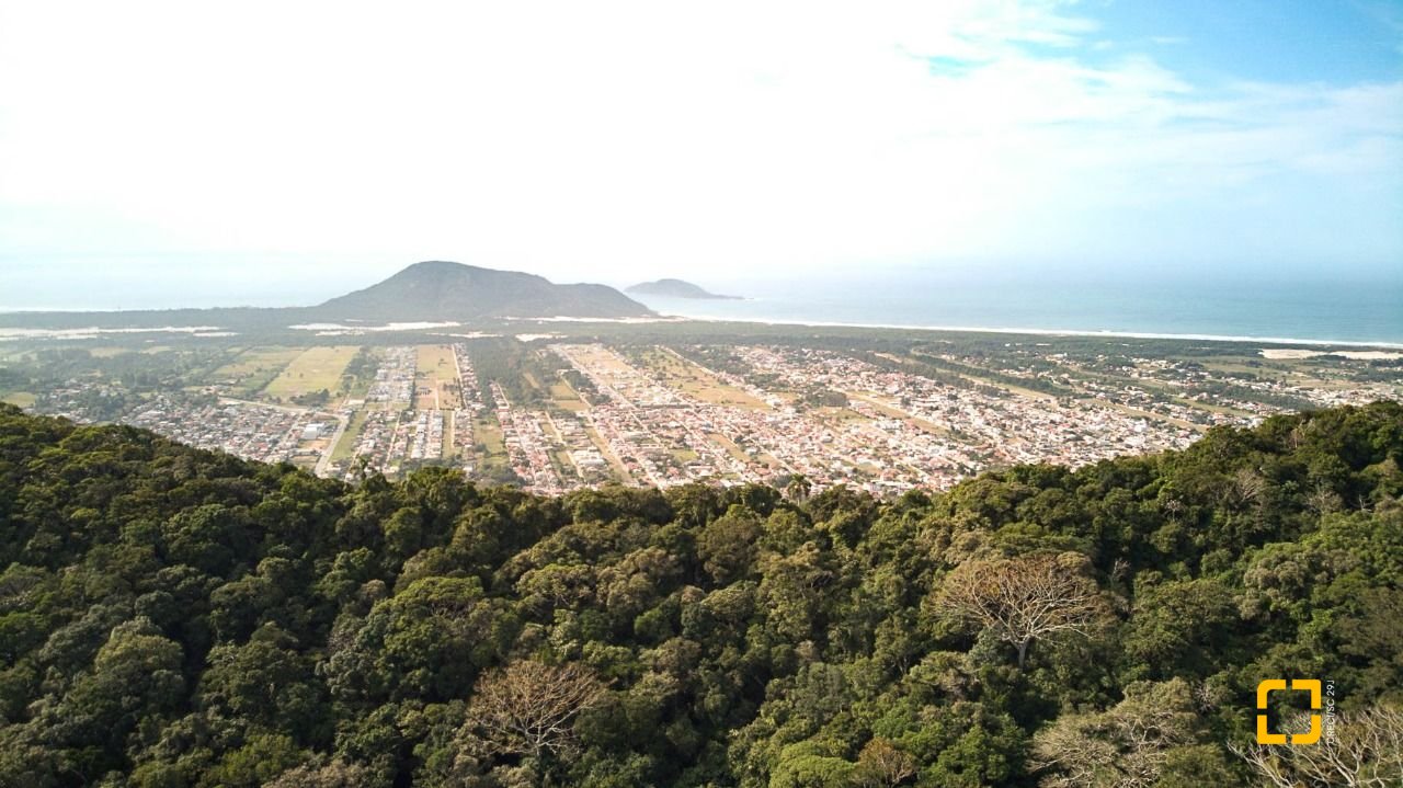 Casa com 150m², 4 quartos, 2 garagens, no bairro Vargem Grande em Florianópolis