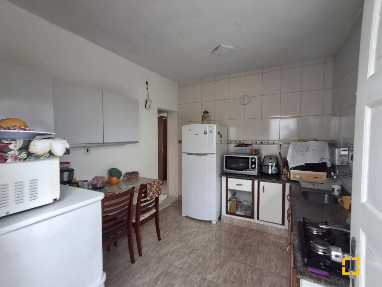 Casa com 200m², 3 quartos (sendo 1 suíte), 1 garagem, no bairro Estreito em Florianópolis