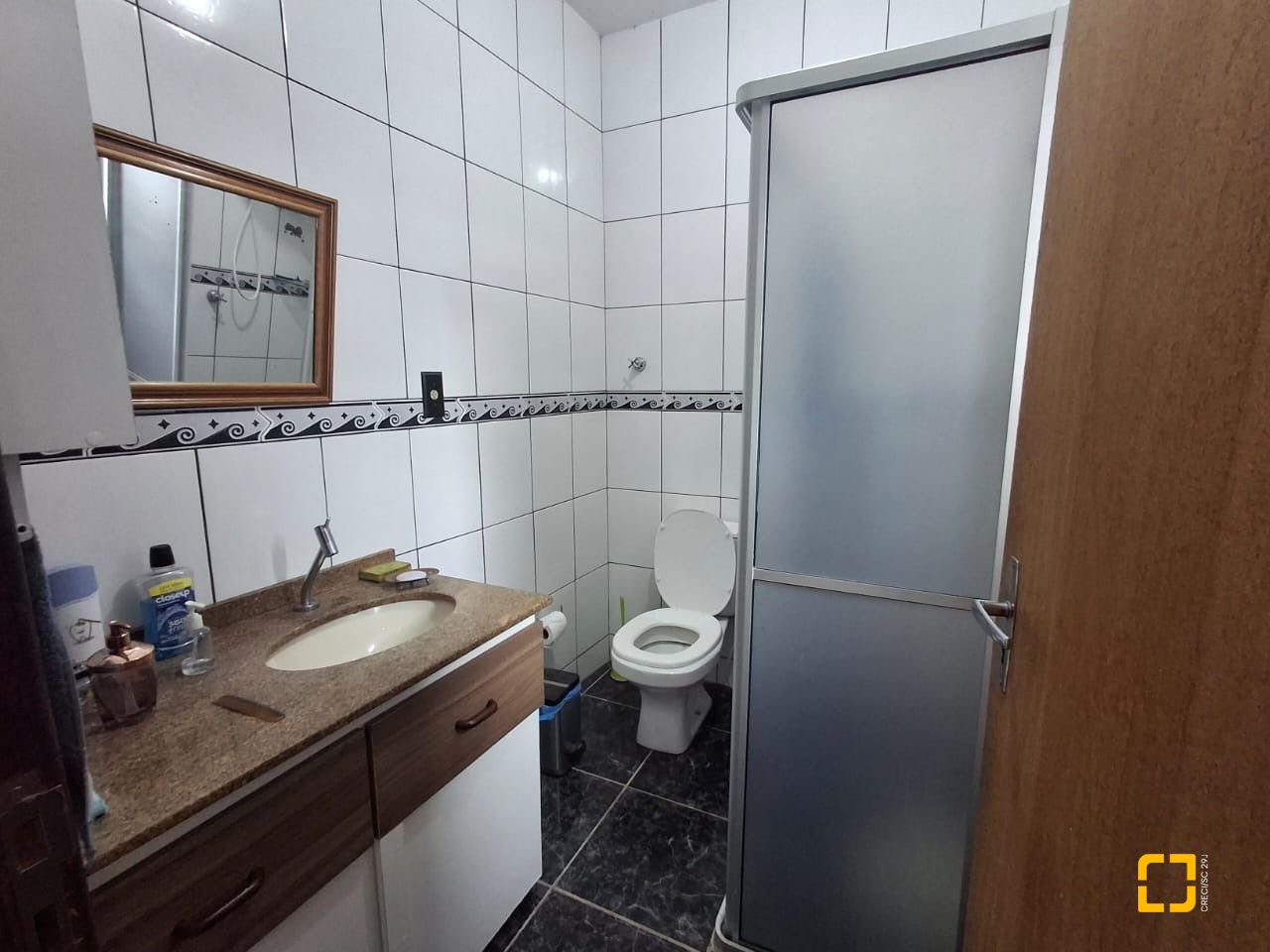 Casa com 200m², 3 quartos (sendo 1 suíte), 1 garagem, no bairro Estreito em Florianópolis