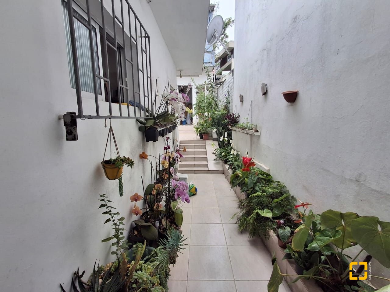 Casa com 200m², 3 quartos (sendo 1 suíte), 1 garagem, no bairro Estreito em Florianópolis