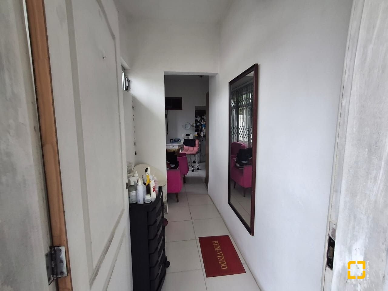 Casa com 200m², 3 quartos (sendo 1 suíte), 1 garagem, no bairro Estreito em Florianópolis