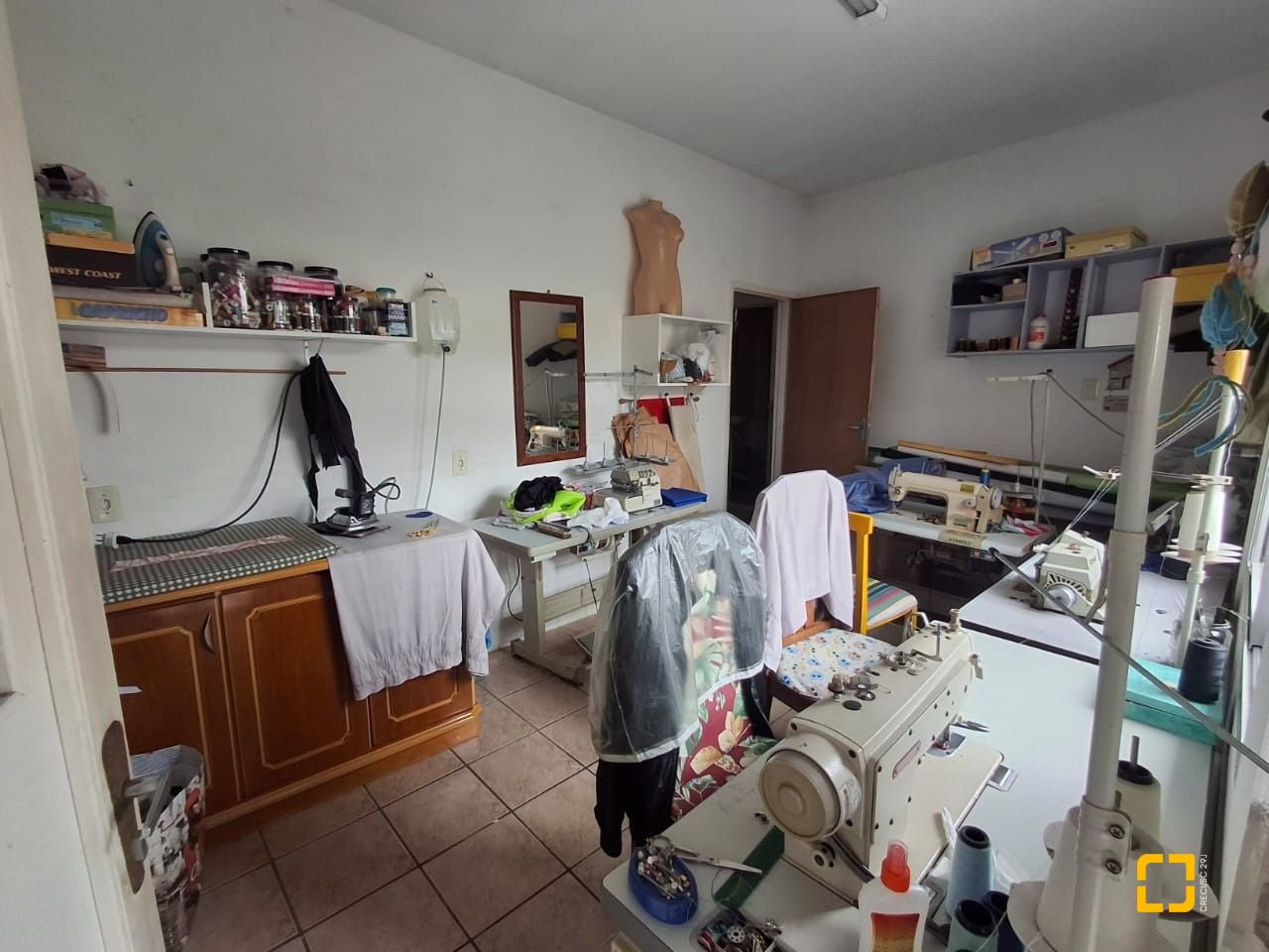 Casa com 200m², 3 quartos (sendo 1 suíte), 1 garagem, no bairro Estreito em Florianópolis