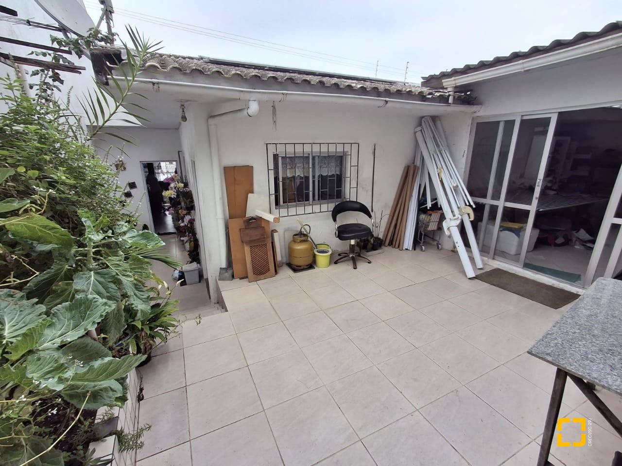 Casa com 200m², 3 quartos (sendo 1 suíte), 1 garagem, no bairro Estreito em Florianópolis