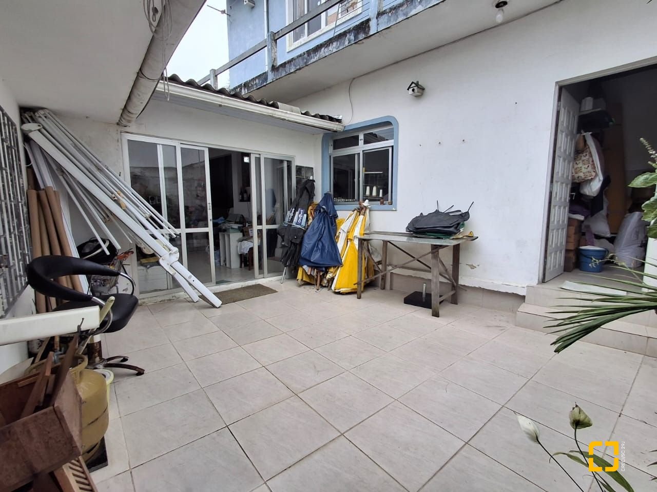 Casa com 200m², 3 quartos (sendo 1 suíte), 1 garagem, no bairro Estreito em Florianópolis